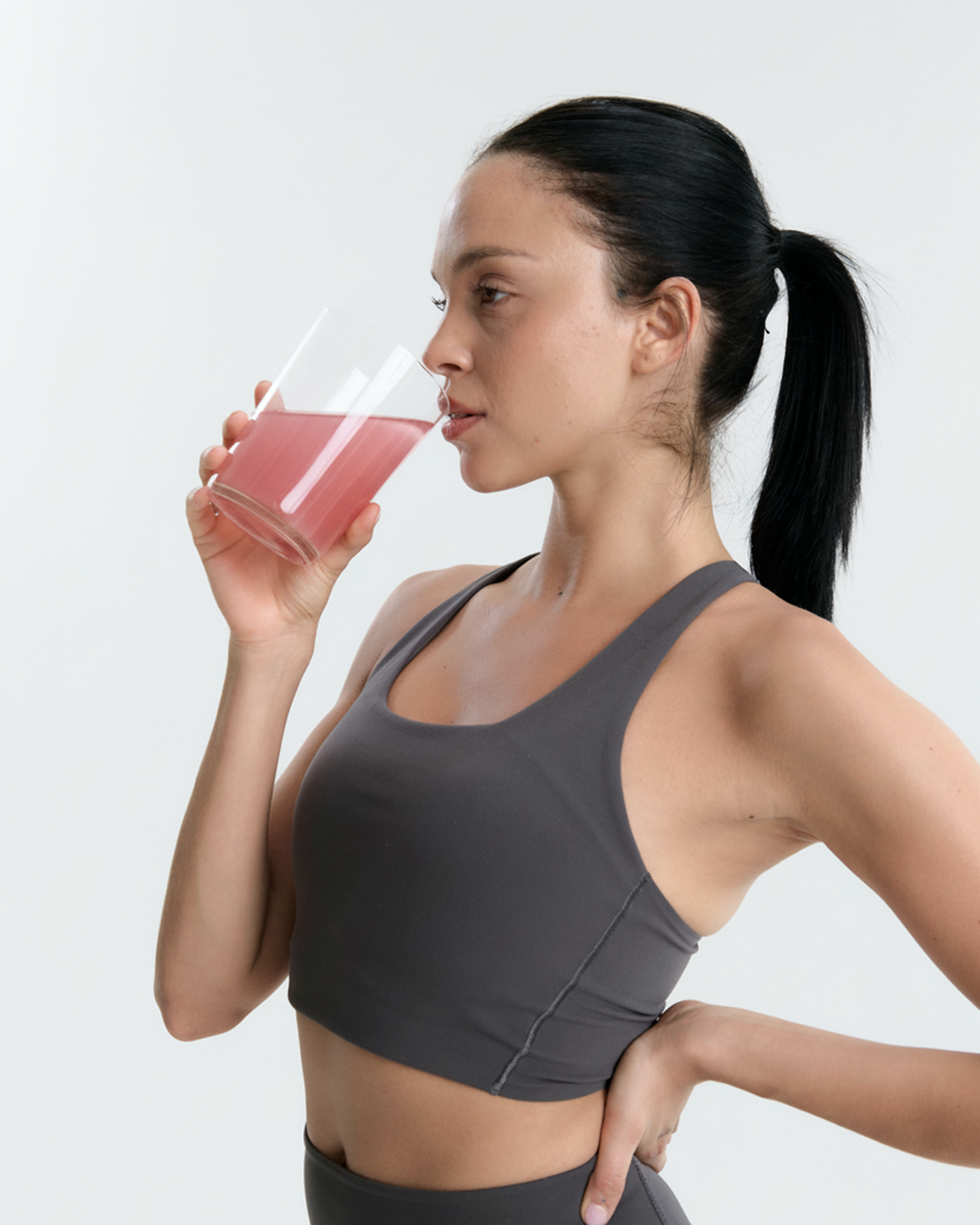 daisup creatine supplement model drinking