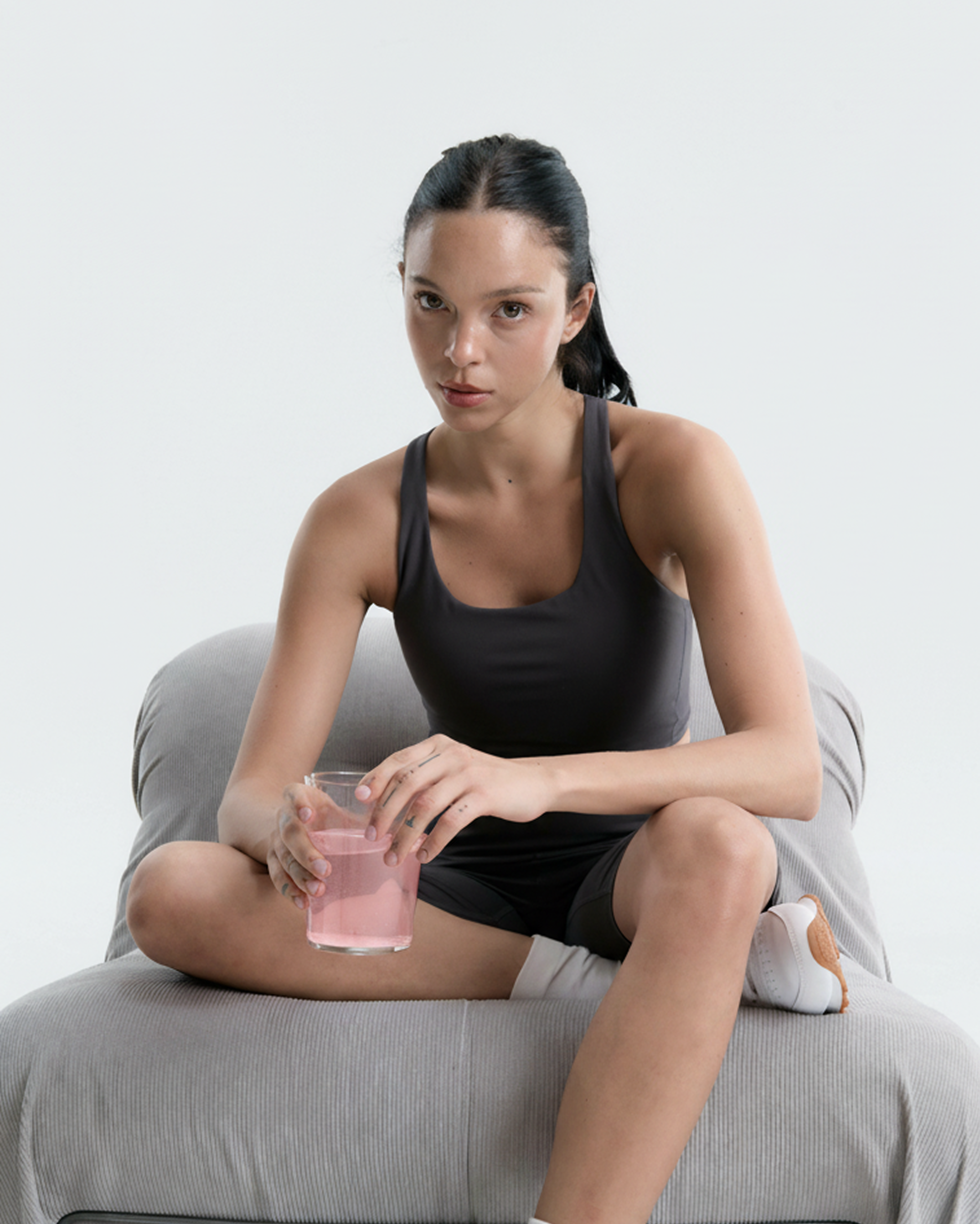 daisup creatine supplement model waiting to dissolve